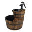 Baril d’extérieur en bois avec fontaine à pompe thalweg
