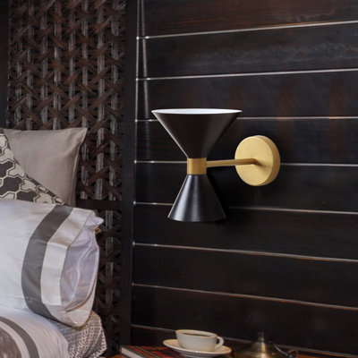 Ernest Up & Downlight