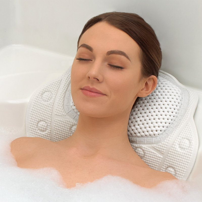 Tapis de bain et oreiller