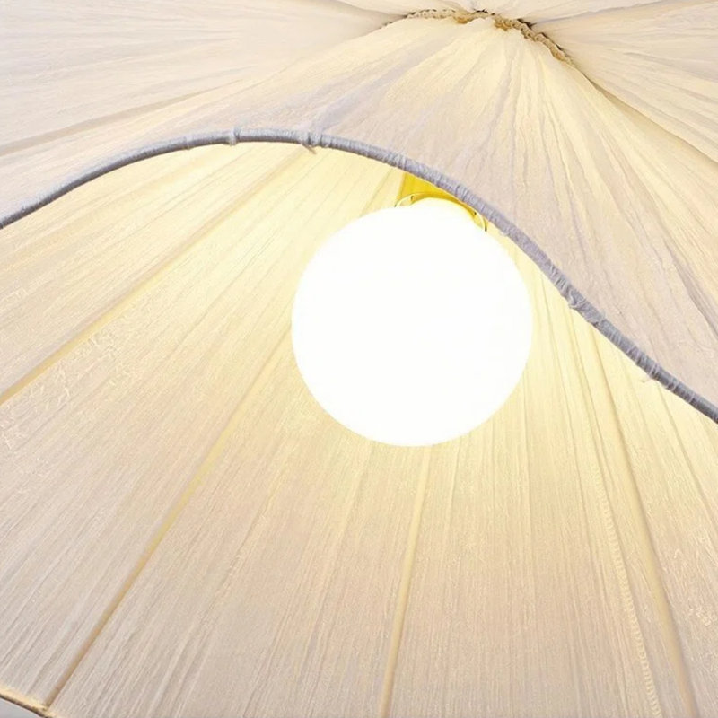 Luminaire suspendu d'intérieur Flower avec abat-jour en tissu blanc