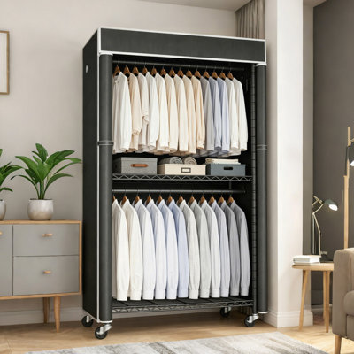 Penderie autoportante avec housse anti-poussière, tringle simple en métal, tablette de rangement, crochets latéraux et roulettes, organisateur de vêtements portatif pour le rangement de la chambre.