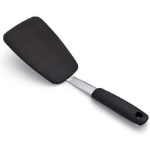 OXO Good Grips Bent Icing Spatula, Black/Silver