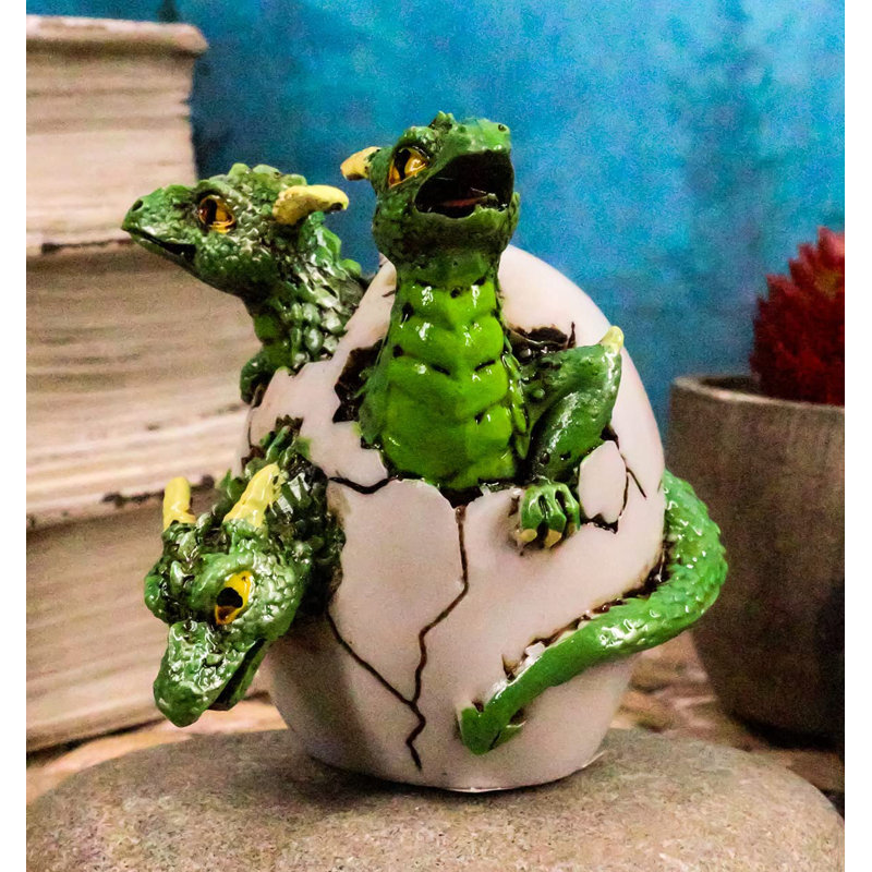 Deondry Ebros, petits dragons de l'Hydre verts du Jura sortant de l'œuf