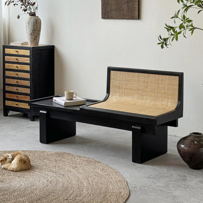 Banc noir moderne et simple