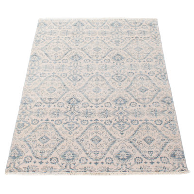 Tapis unique rectangulaire de 4 pi 0 po x 6 pi 3 po Adelindo