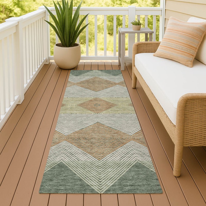 Tapis géométrique intérieur / extérieur lavable à la machine Chantille ACN2545, Basilic, 2 pi 3 po x 7 pi 6 po
