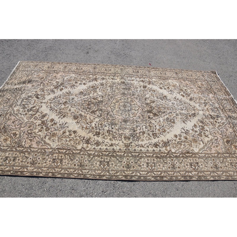 Grand tapis turc vintage beige tissé à la main: idéal pour la décoration de chambre à coucher ou de salon à thème ethnique