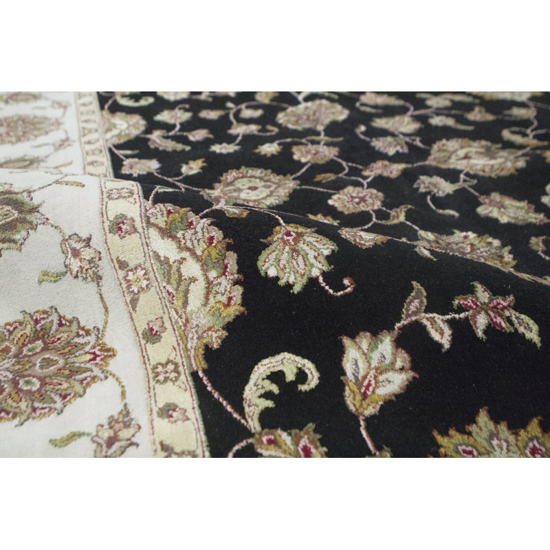 Tapis noir et crème noué à la main de haute qualité