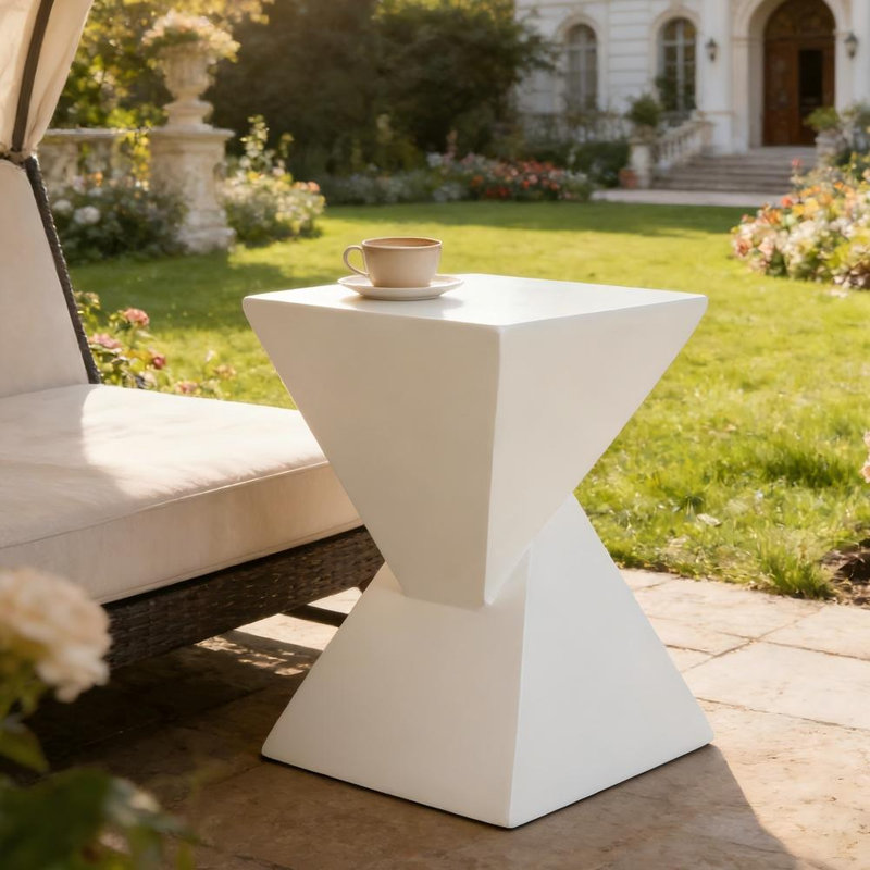 Table d'appoint, Blanc