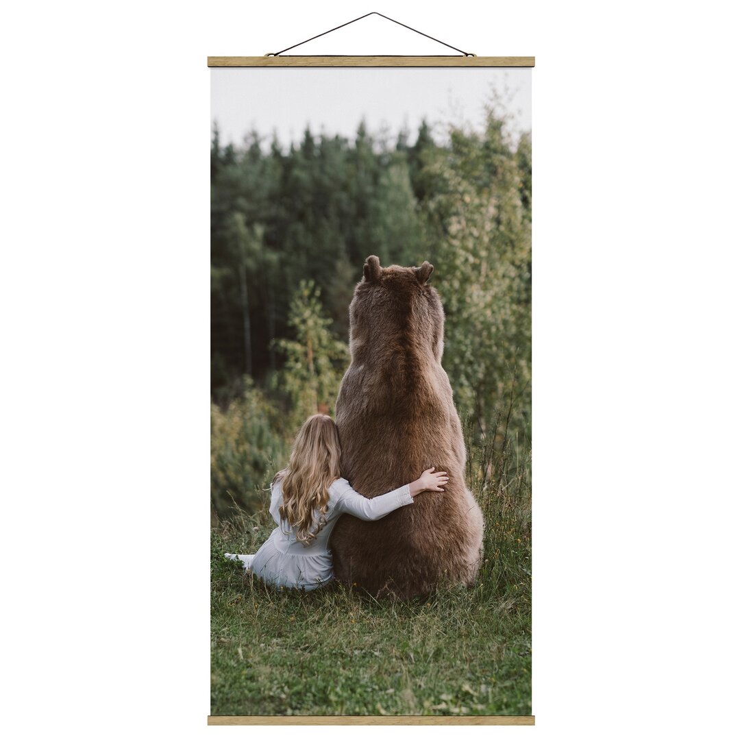 Fotodruck Mädchen mit Braunbär