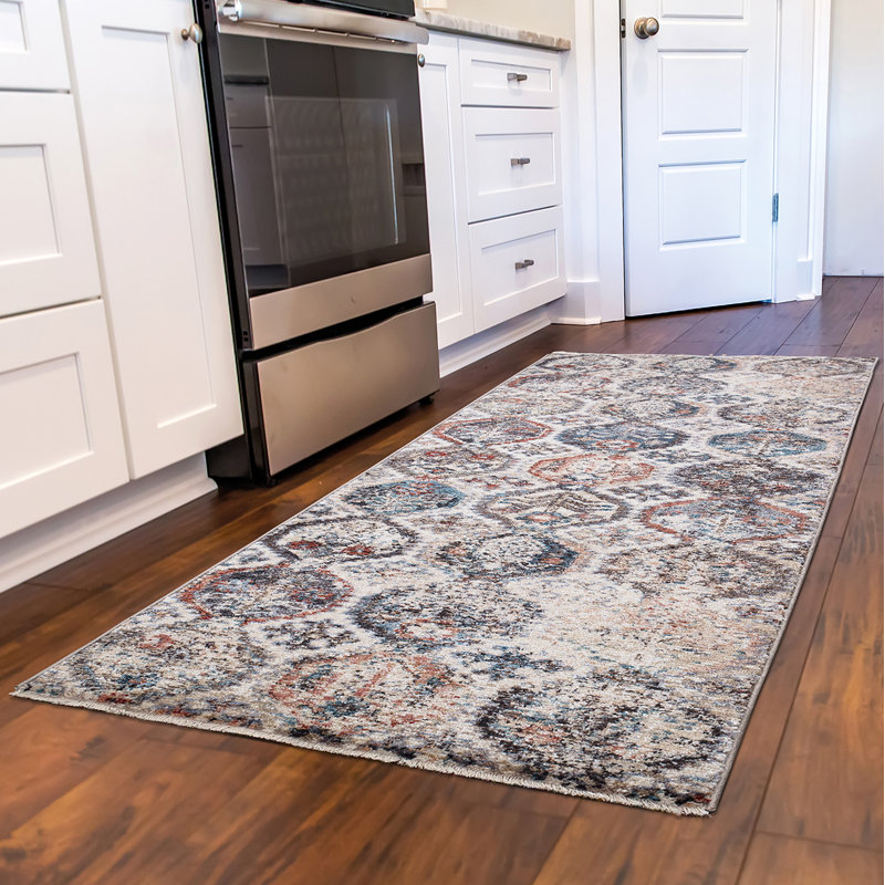Tapis bleu antique à motif géométrique Emmalani, Tapis de couloir 2 pi 3 po x 7 pi 3 po