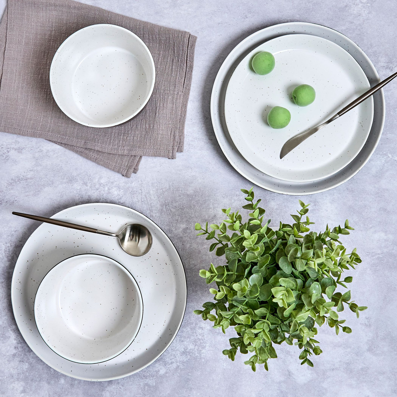 Sango Stockholm Black/White Stoneware Dinnerware Set - Service For 4, Plate & Bowl Set