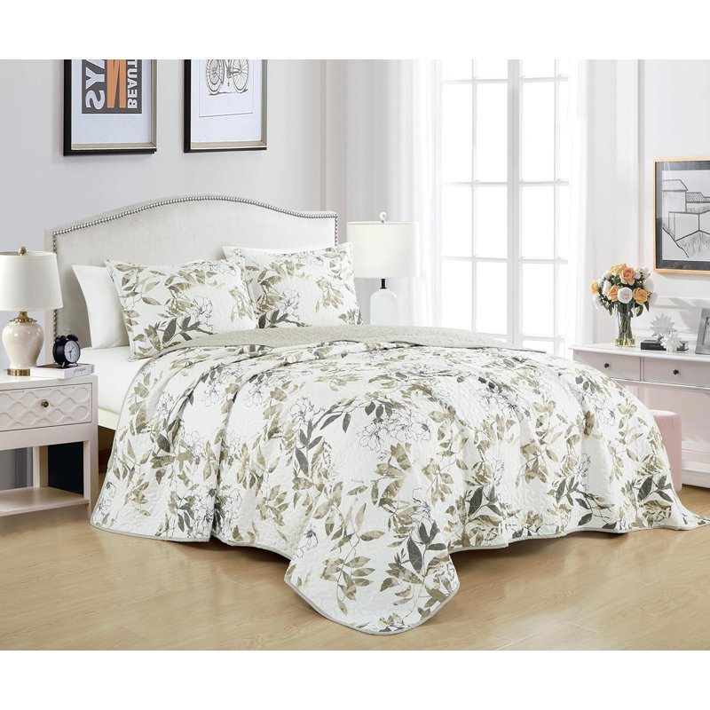 Julia Microfiber / Polyester Standard Floral Quilt, Queen Quilt + 2 Standard Shams