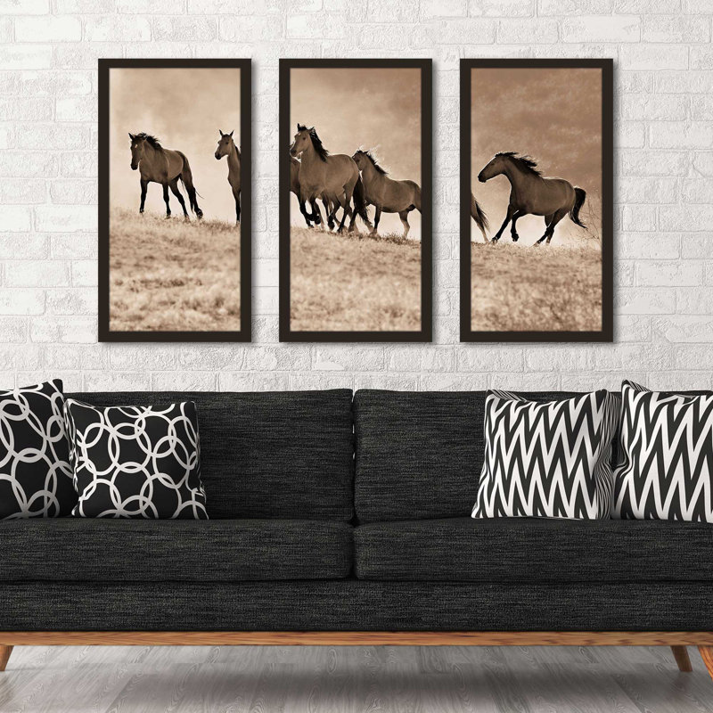 "Kicking Dust" par Lisa Dearing - Photographie de cadre 3 pièces, L 52,5 po x H 33,5 po x P 1 po