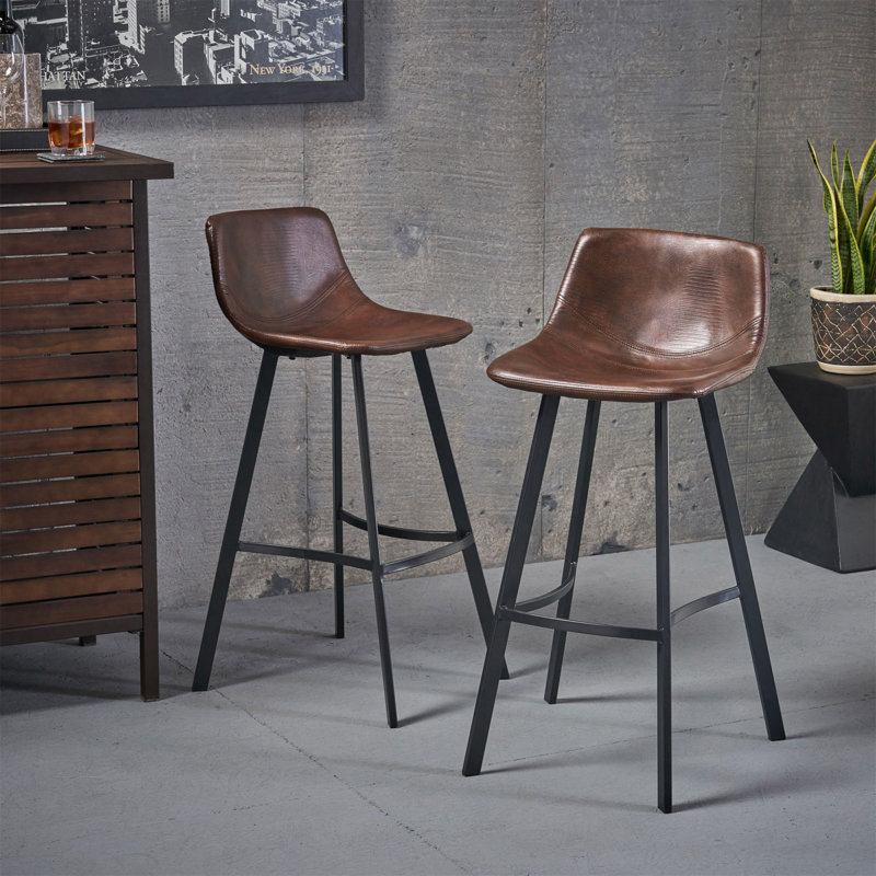 Tabourets de bar modernes de 30 pouces avec revêtement en similicuir et structure en acier robuste pour une assise confortable et élégante.