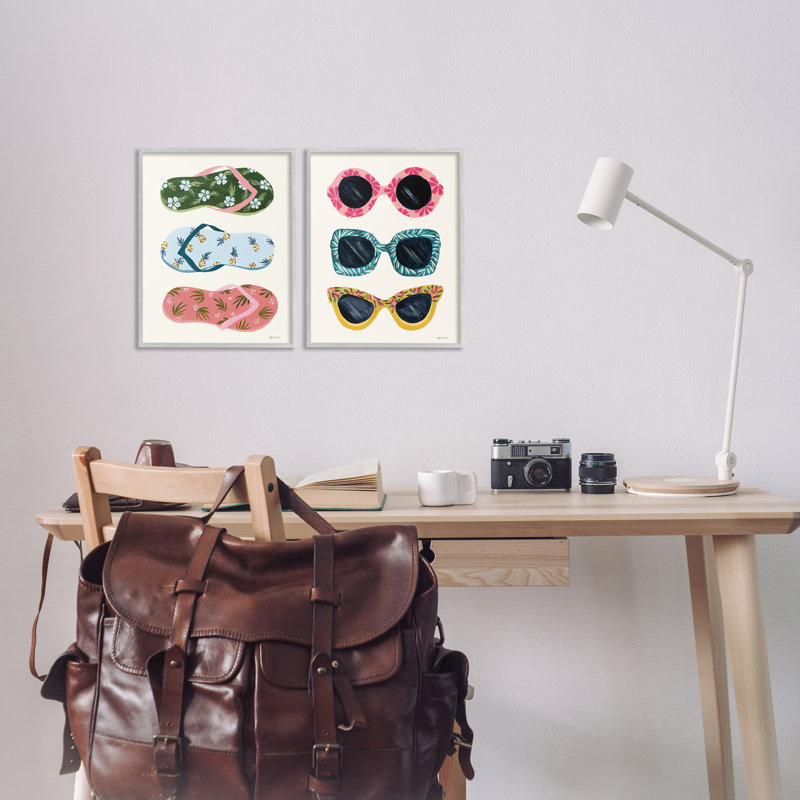  «Beach Ready Accessoires», ensemble de 2 giclées sur papier par Yvette St. Amant, H 14 po x l 11 po