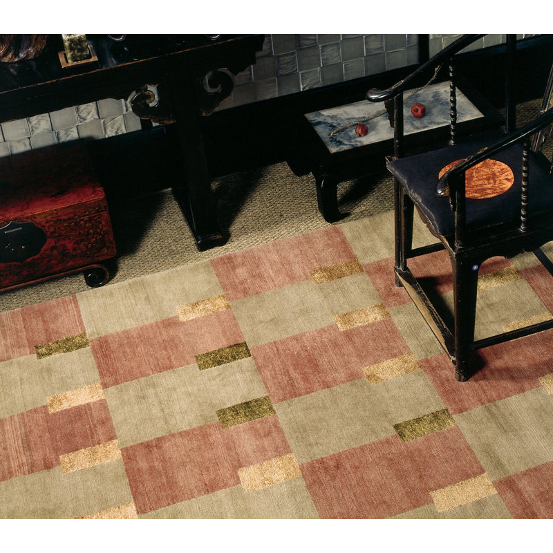 Wool Geometric Area Rug in Beige/Green/Red, Rectangle 6' x 9'