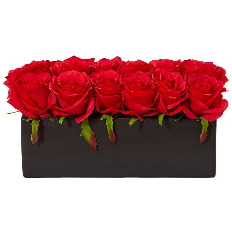 Arrangement floral de roses en pot, rouge