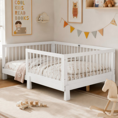Lit double sur pied en bois Montessori avec garde-corps, lit de jour convertible 3 en 1 en lit plateforme pour enfants, cadre de lit multifonctionnel pour chambre de garçons et de filles