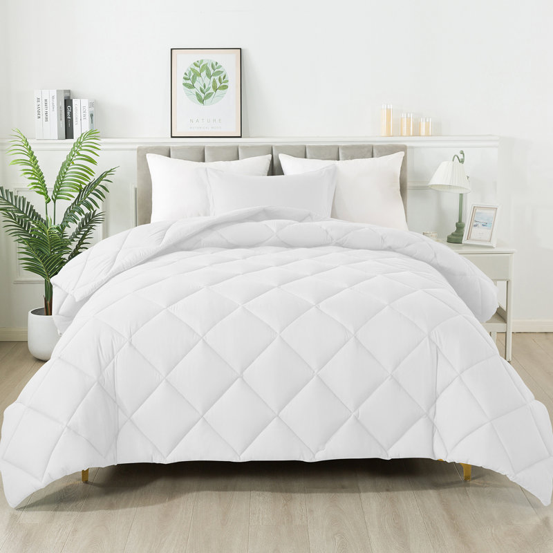 Diamond lattice three-piece Comforter Set, King Comforter + 2 King Shams, White
