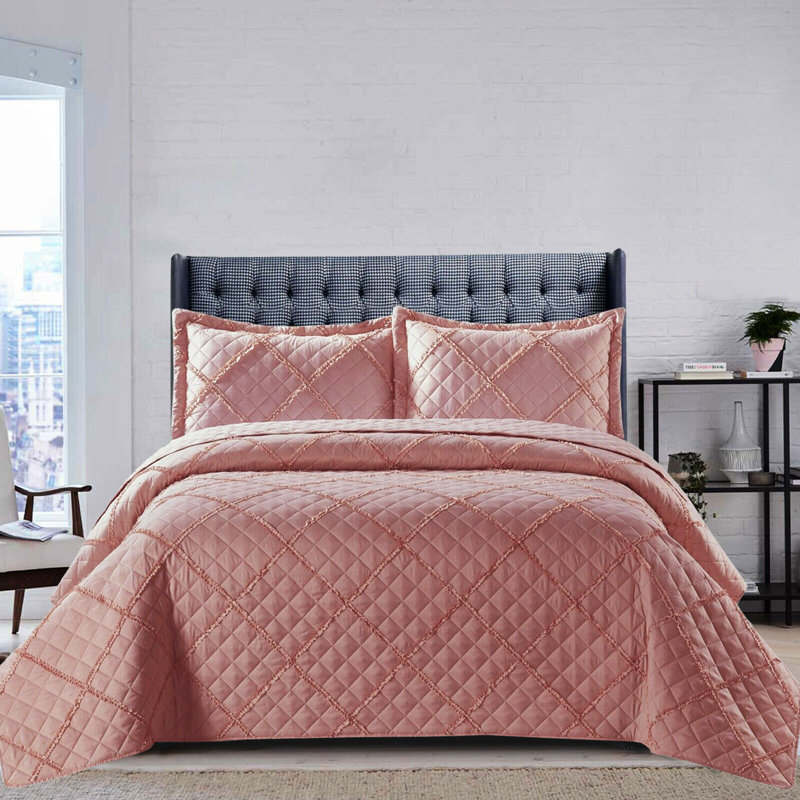 Dez Polyester Geometric Shapes Bedspread with Pillow Shams Included, 185 x 240 cm, Pink