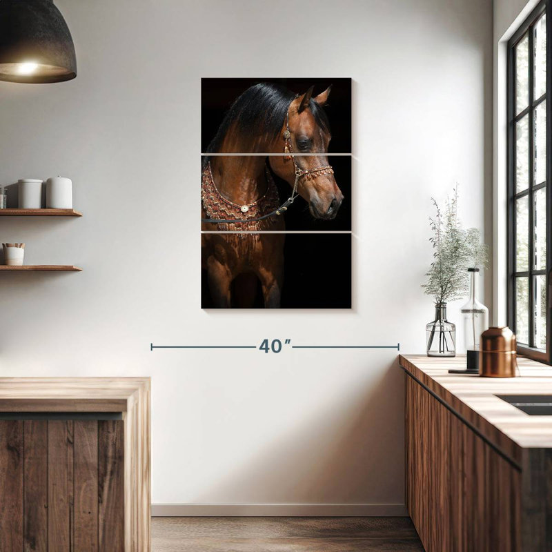 Cheval arabe décoré Brampt, H 38 po x l 24 po