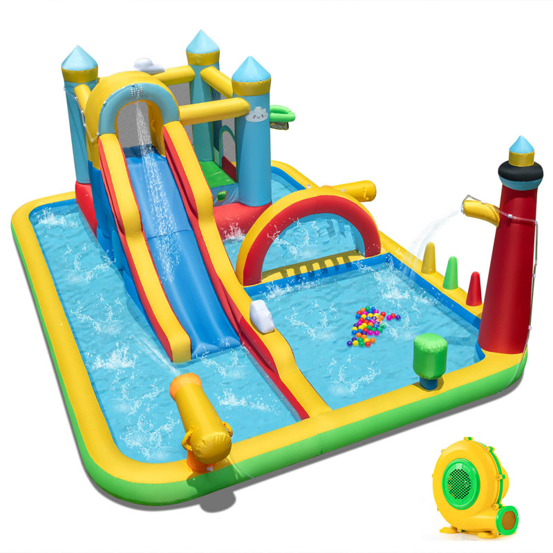 Parc aquatique gonflable avec jeu de balles océaniques