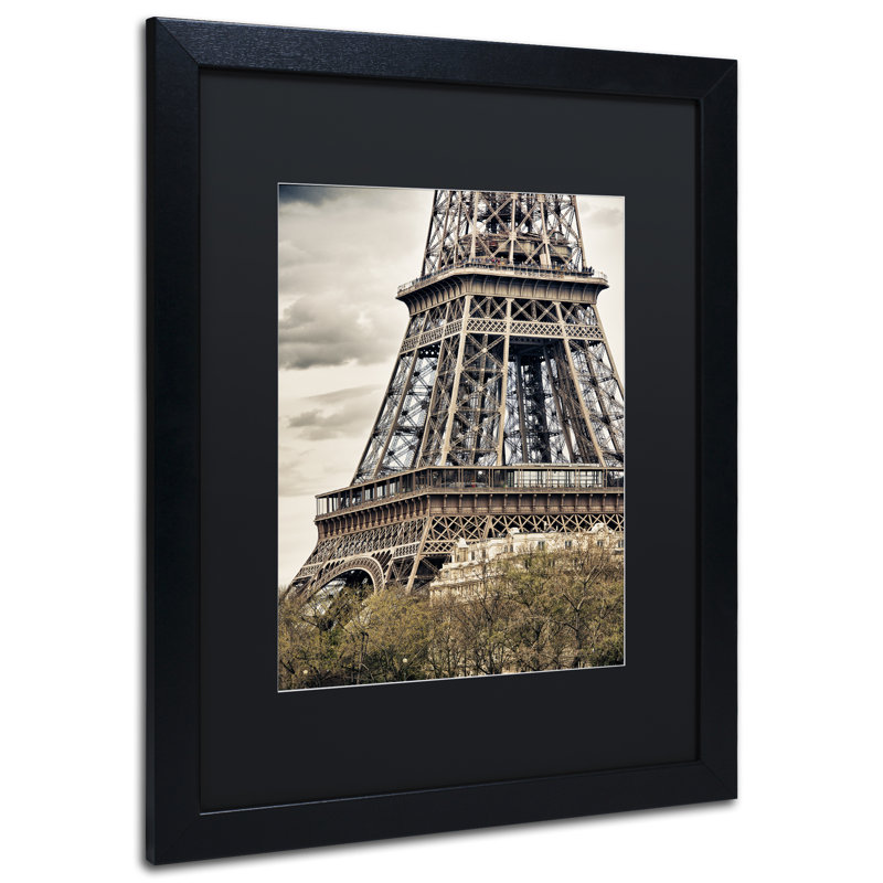 Vue de la Tour Eiffel, reproduction encadrée, H 18 po x l 19,25 po x P 0,5 po, Cadre noir, Noir
