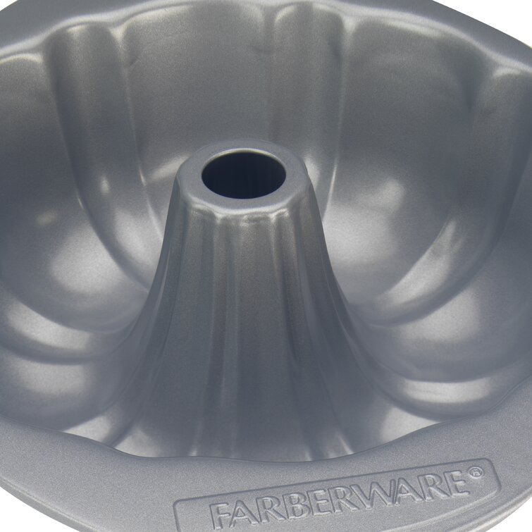 https://assets.wfcdn.com/im/86859178/resize-h755-w755%5Ecompr-r85/1292/129208850/Farberware+Bakeware+Nonstick+Fluted+Mold%2C+Cupcake%2C+Muffin%2C+And+Cake+Pan+Set%2C+4-Piece.jpg