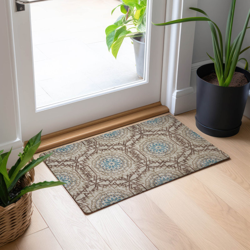 Kawon Geometric Indoor / Outdoor Rug, Rectangle 1'8" x 2'6"