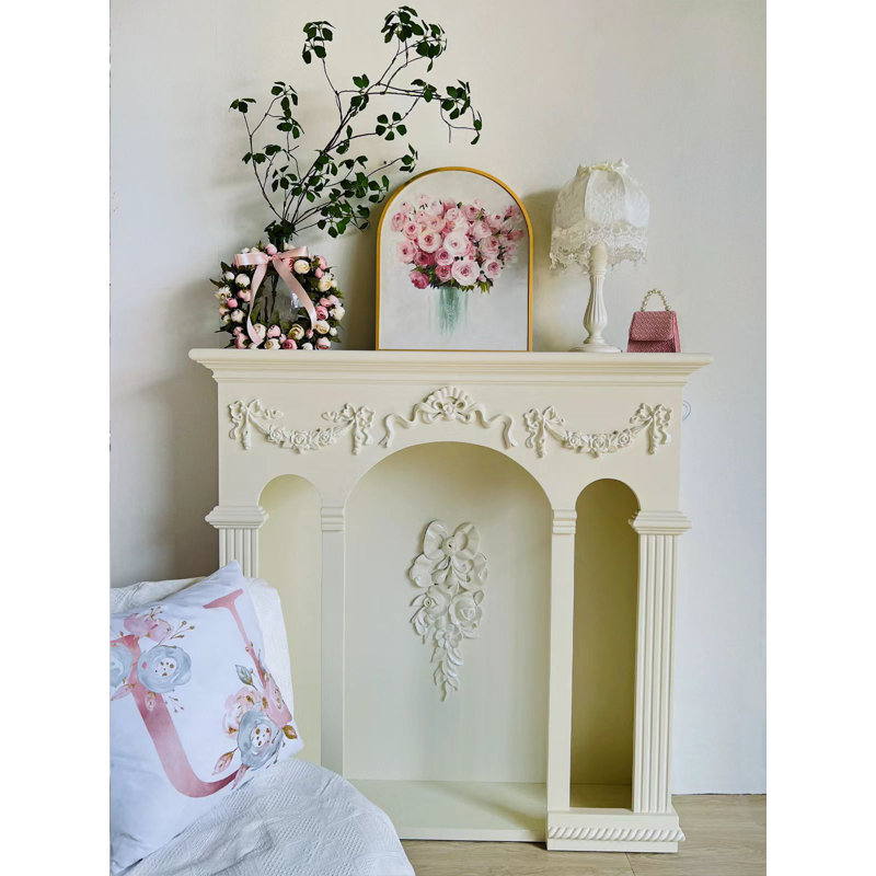 Armoire décorative française