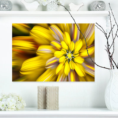 «Massive Yellow Fractal Flower», impression sur toile tendue