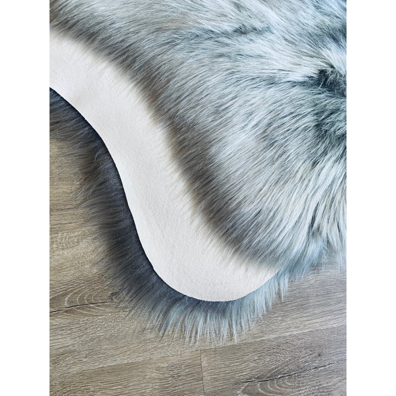 Mar Vista Faux Sheepskin Indoor Rug, Round 9'6" x 9'6"