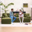 Luxueux canapé modulaire en L avec sièges profonds, accoudoirs larges et coussins pour un confort ultime-1205959811