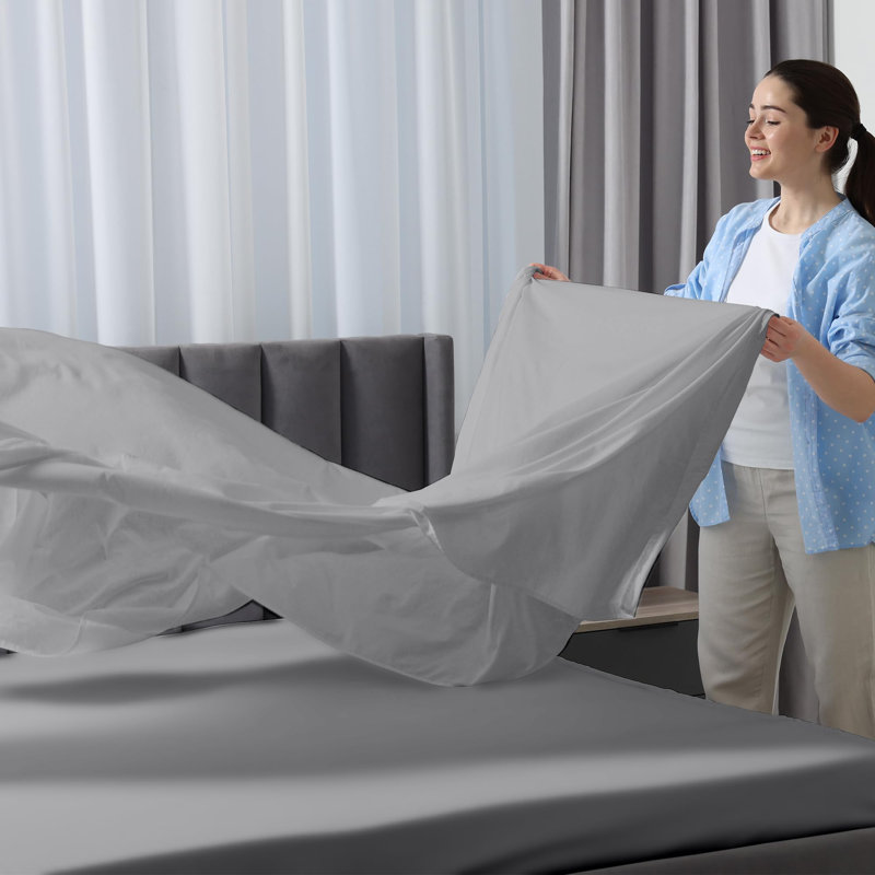 Royale Linens | Ultra Soft Brushed Microfiber Flat Sheets Only | Wrinkle Free & Stain Resistant | Hotel Quality Top Sheet for Bed