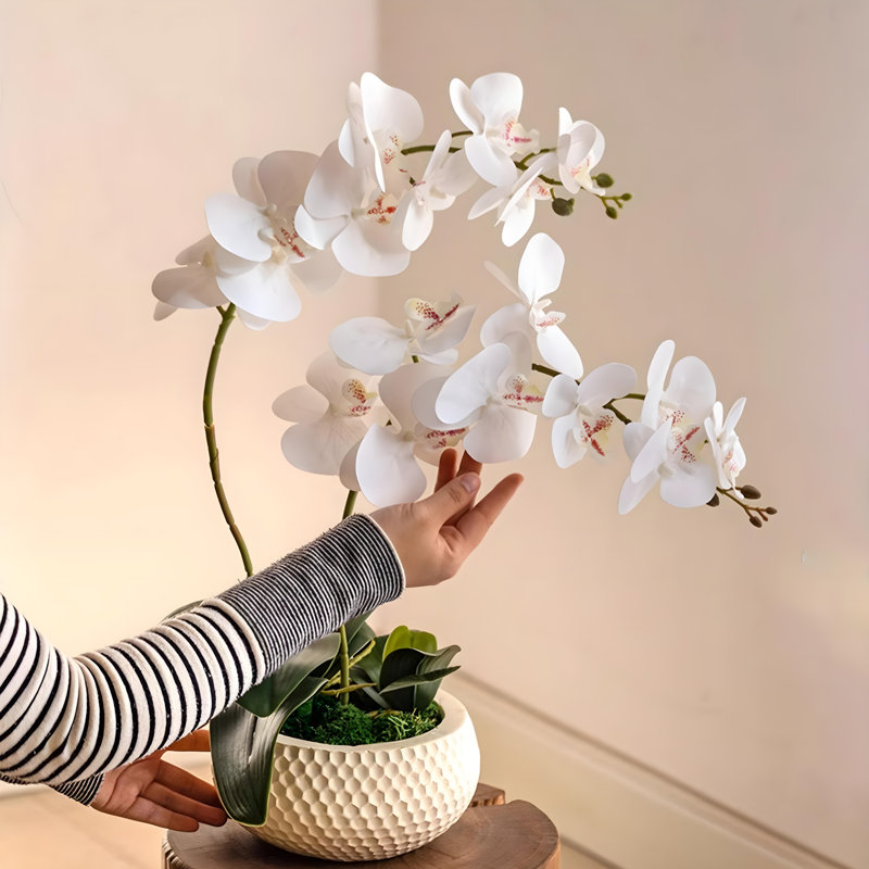 Ornements de fleurs simulées