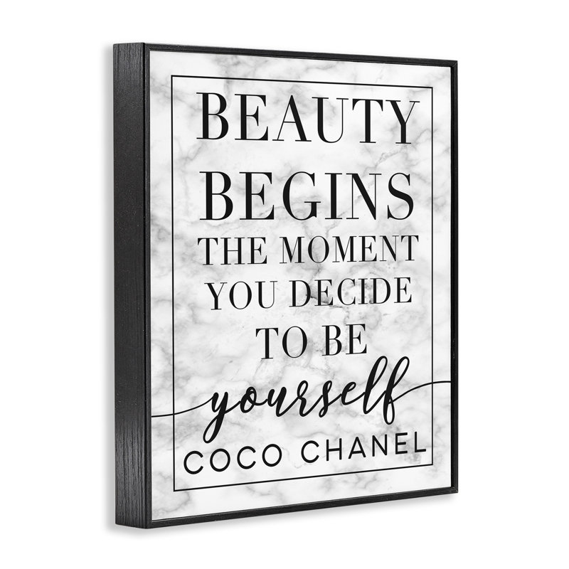 «Beauty Begins Once You Decide To Be Yourself White Marble Typographie» par Daphne Polselli, art textuel, H 30 po x l 24 po