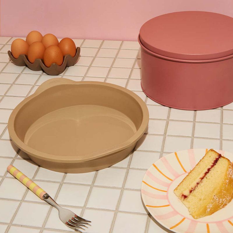 Judge Silicone, 9"23cm Round Cake Tin, Berry, Hazelnut