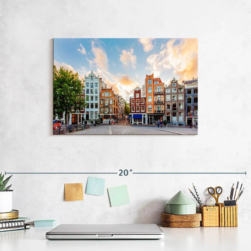 Amazing Amsterdam, H 8 po x l 12 po