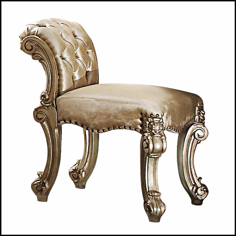 Tabouret de coiffeuse Patina and Bone avec garniture cloutée, alliant confort, élégance et style décoratif pour un look raffiné