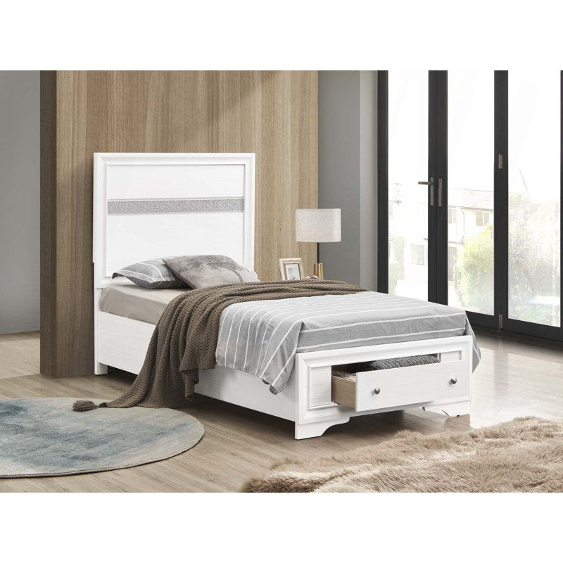Comfortable And Practical Bed For Restful Nights, Blanc, Bois, Simple