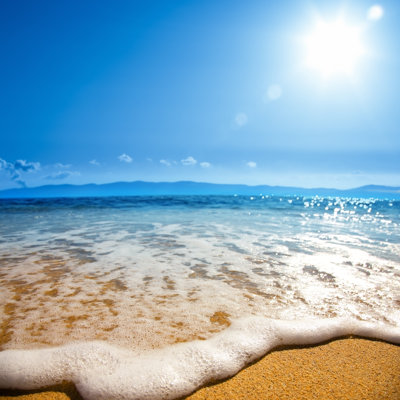 Vague sur la plage par Kertlis