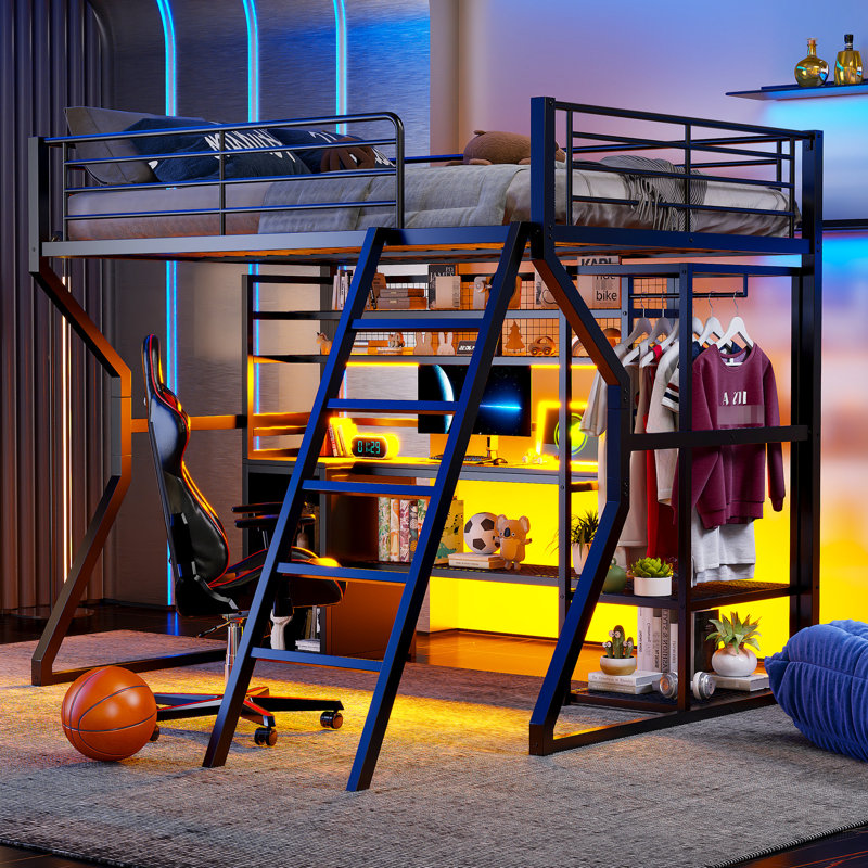 Lit mezzanine en métal noir avec rangement spacieux, garde-robe ouverte et conduit pour un environnement de travail relaxant