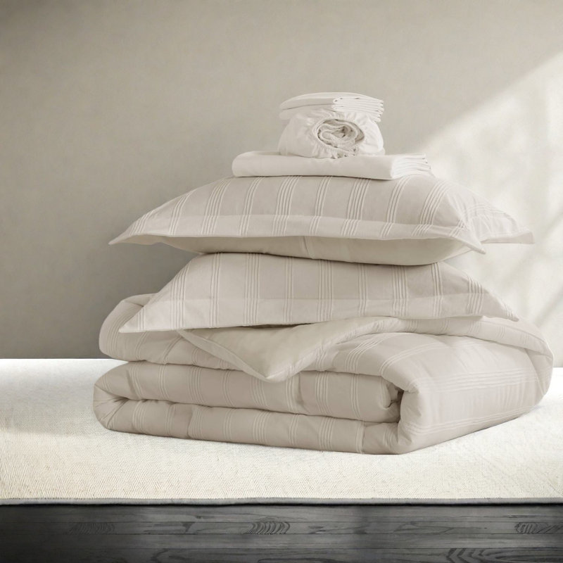 Modern Neutral Polyester Bedding Set For Cozy Home Bedrooms