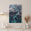 Art mural sur toile turquoise tressé sur un terrain sombre-286258932