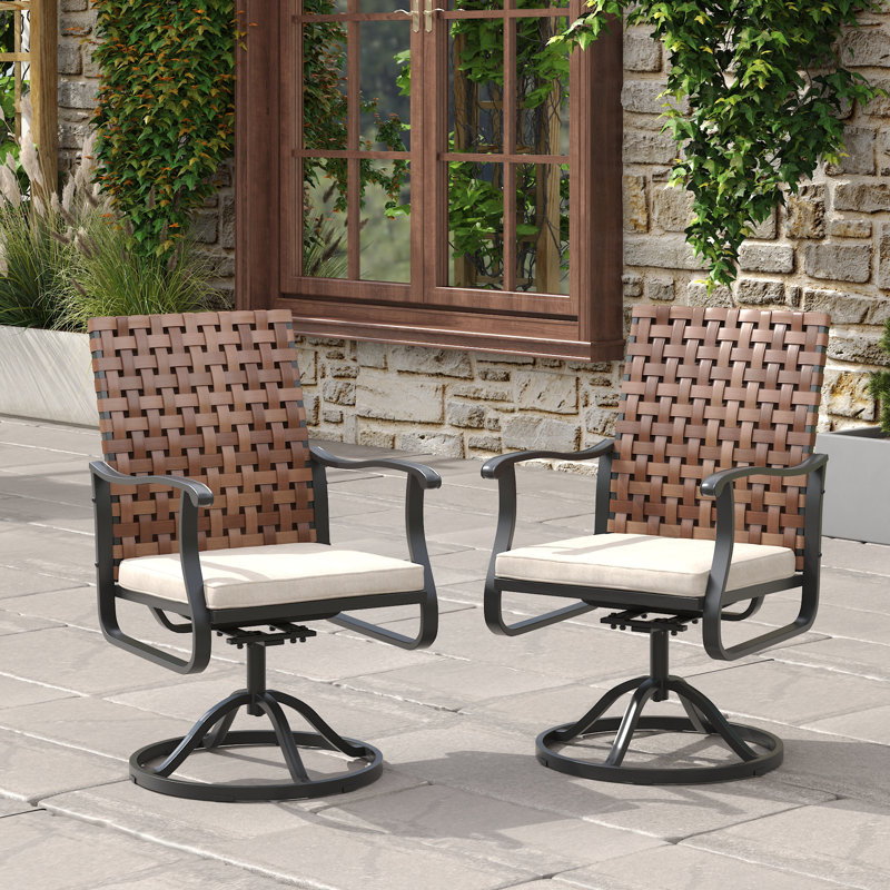 Chaise de patio pivotante en osier