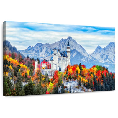 Lilie Medieval Neuschwanstein Castle