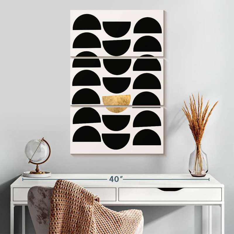 Avery Golden Circle, 32" H x 20" W