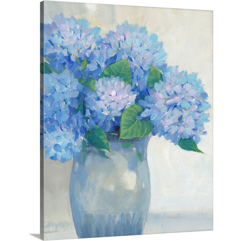 «Blue Hydrangeas In Vase I», art mural sur toile, Toile tendue, H 20 po x l 16 po x P 1,25 po