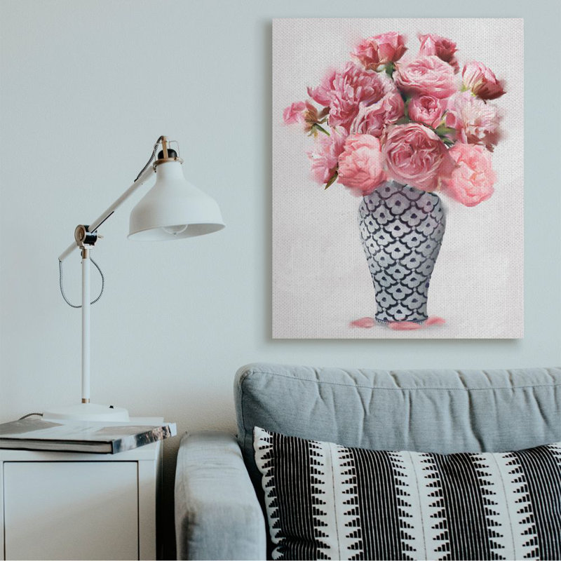 Élégant bouquet de pivoines roses dans un vase par Ziwei Li - impression, H 48 po x l 36 po x P 1,5 po, Toile tendue